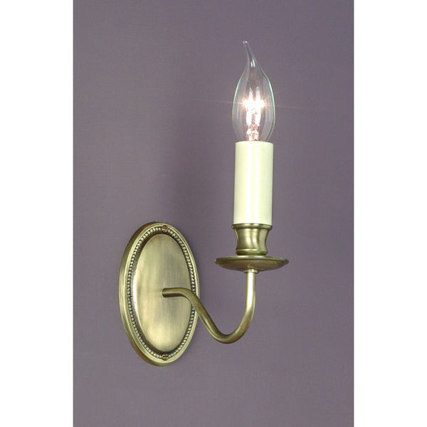 Impex Georgian 1 Light Wall Light in Bronze – A stylish and elegant wall light, perfect for modern and classic interiors. High-quality and durable design.