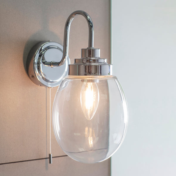 Endon Hampton 1 Light Bathroom Wall Light in Chrome with Clear Glass Shade – IP44 Rated, LED Compatible, Modern Bathroom Wall Sconce with Pull Switch