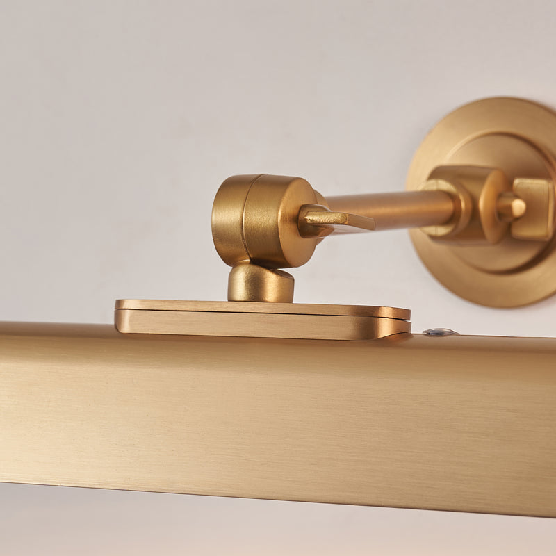Dalyan Rechargeable Picture Light – alternative view in warm brass